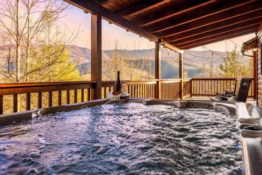 10 Mins To Park Entrance Secluded Gameroom Hottub Gatlinburg Exterior photo